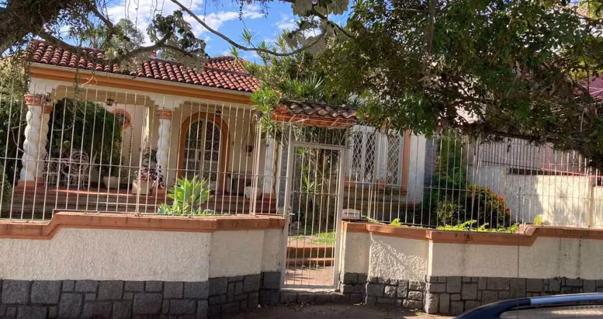 Casa com 3 quartos à venda na Rua Cariri, 125, Vila Assunção, Porto Alegre