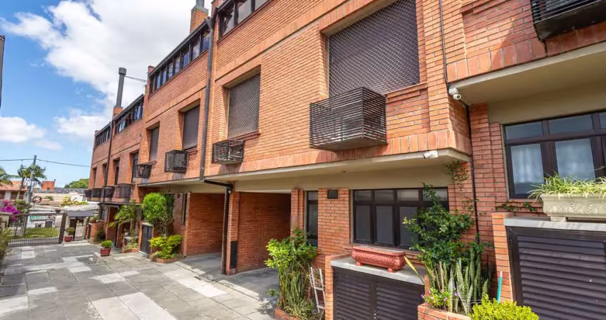 Casa em condomínio fechado com 3 quartos para alugar na Avenida Jacuí, 978, Cristal, Porto Alegre