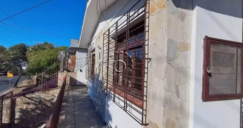 Casa com 3 quartos à venda na Avenida Nonoai, 1382, Nonoai, Porto Alegre