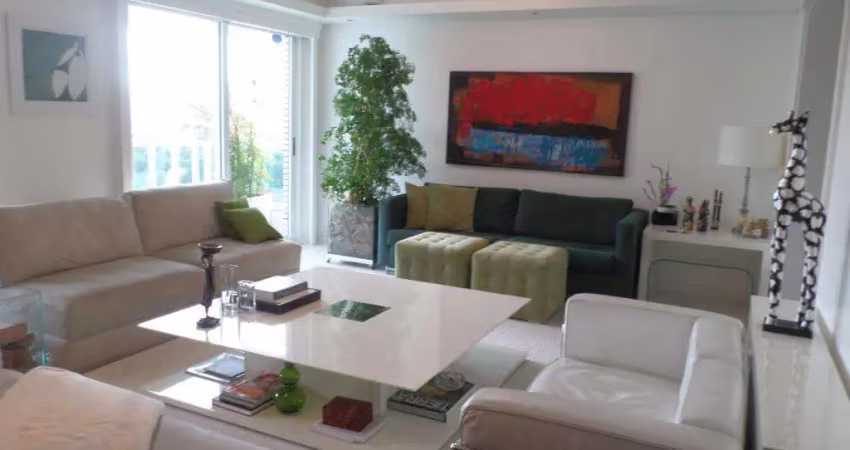 Apartamento em condomínio luxuoso próximo  do metro ana rosa.