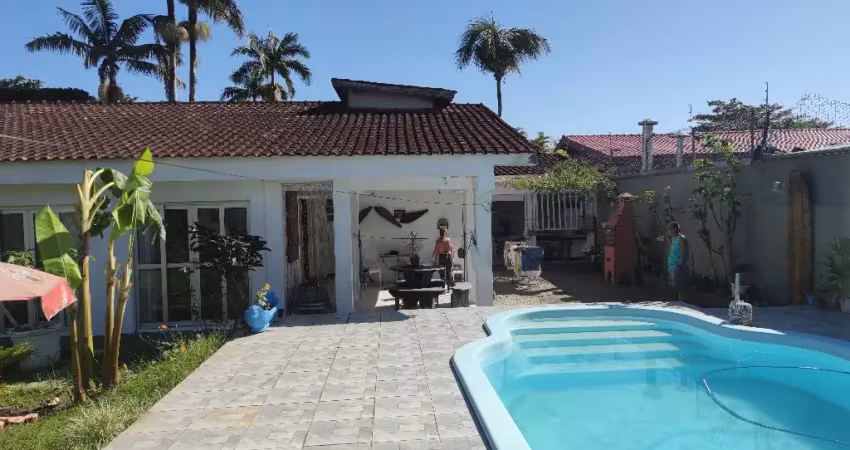 Casa com 05 dormitorios com 720m2 de terreno a venda na praia do pernambuco guaruja sp