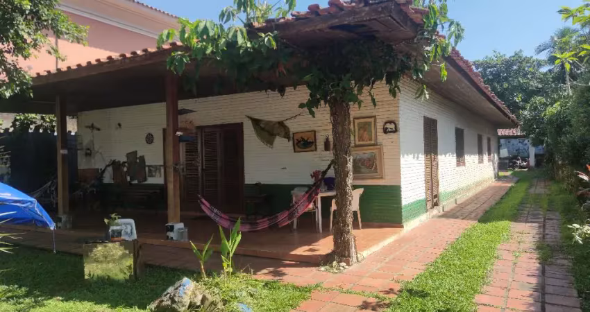 Casa a venda a 100m da praia do pernambuco guaruja sp