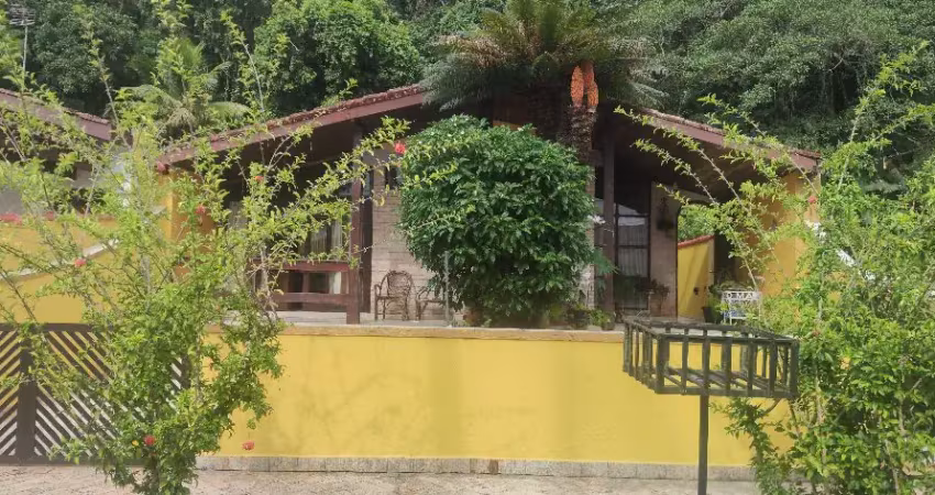 Casa com 03 suites a venda no jardim albamar guaruja sp