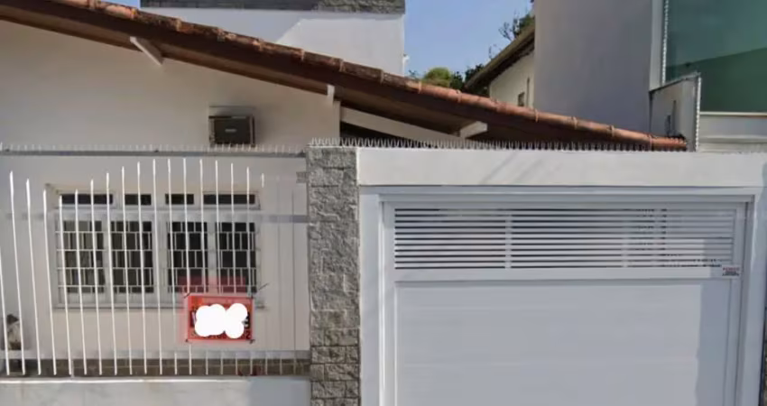 Excelente imóvel disponível para locação, situado em região estratégica, próximo a comércios, escolas, transporte e serviços essenciais. espaço versátil, perfeito para quem busca conforto residencial