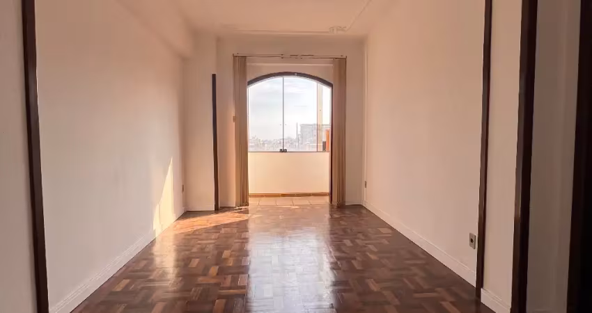 Apartamento récem reformado na av borges de medeiros, no edifício império, próximo ao viaduto.