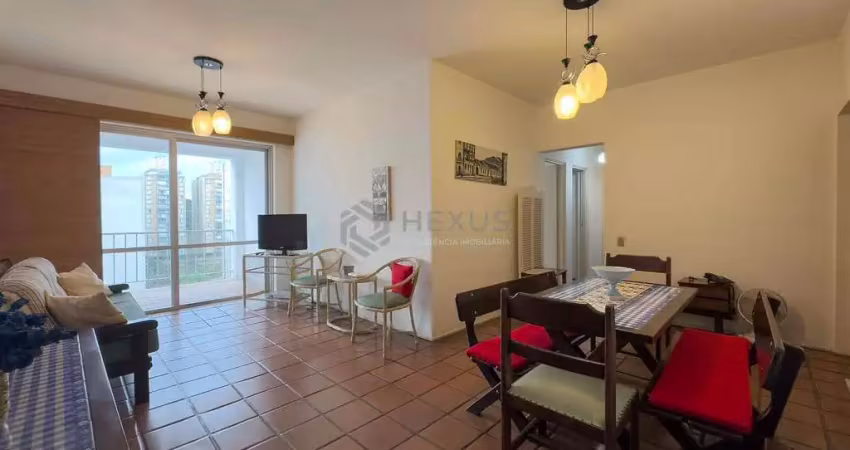 Apartamento com varanda a uma quadra da praia das pitangueiras de 3 quartos, 2 vagas, guarujá-sp.