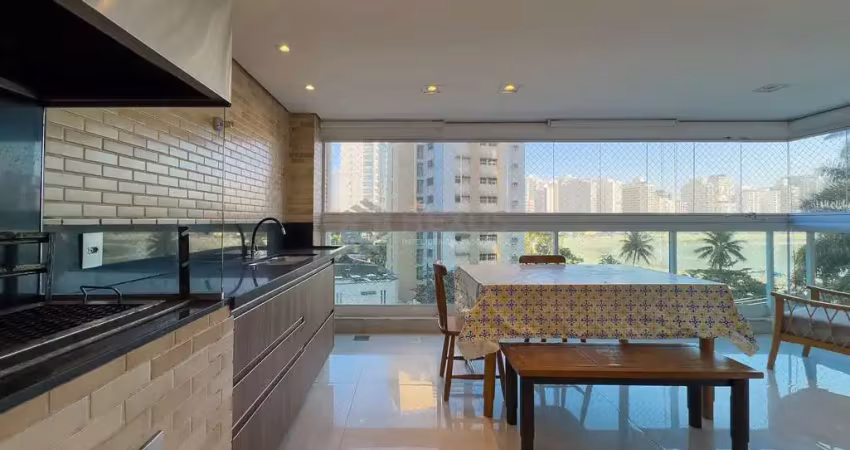Apartamento frente mar com varanda gourmet e vista mar em prédio com lazer na praia das astúrias, g