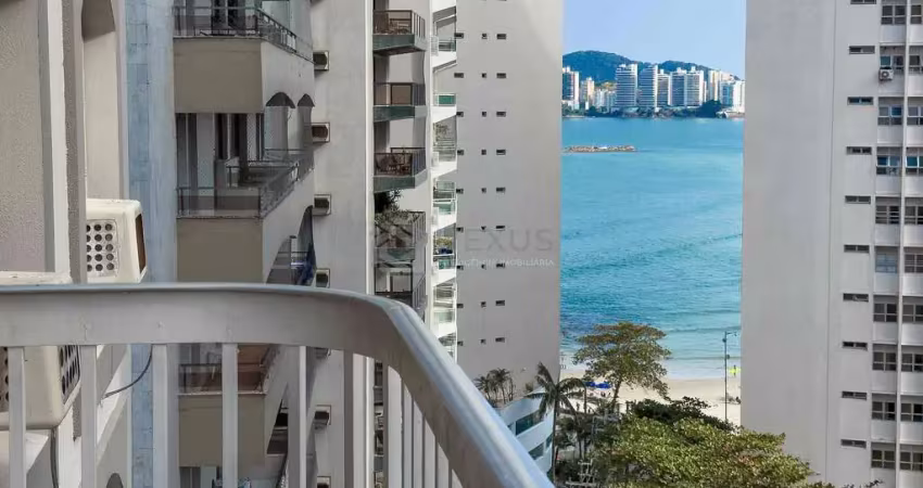 Apartamento com varanda e vista mar a uma quadra da praia das pitangueiras, guarujá-sp.