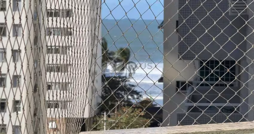 Apartamento com varanda e vista mar a uma quadra da praia das pitangueiras à venda, guarujá-sp.