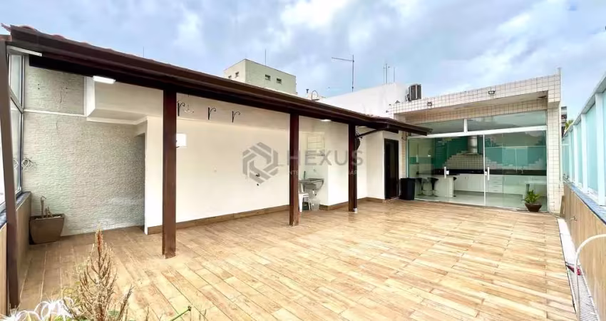 Cobertura duplex com área gourmet e sauna com hidromassagem a uma quadra da praia das pitangueiras