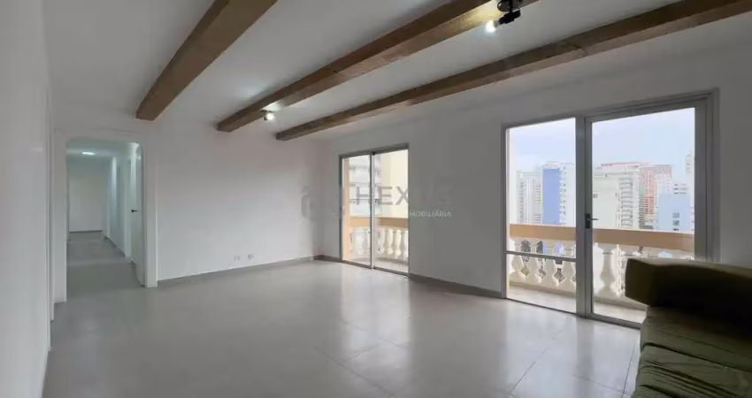 Apartamento com varanda e vista livre a uma quadra da praia das pitangueiras de 3 quartos (1 suíte)