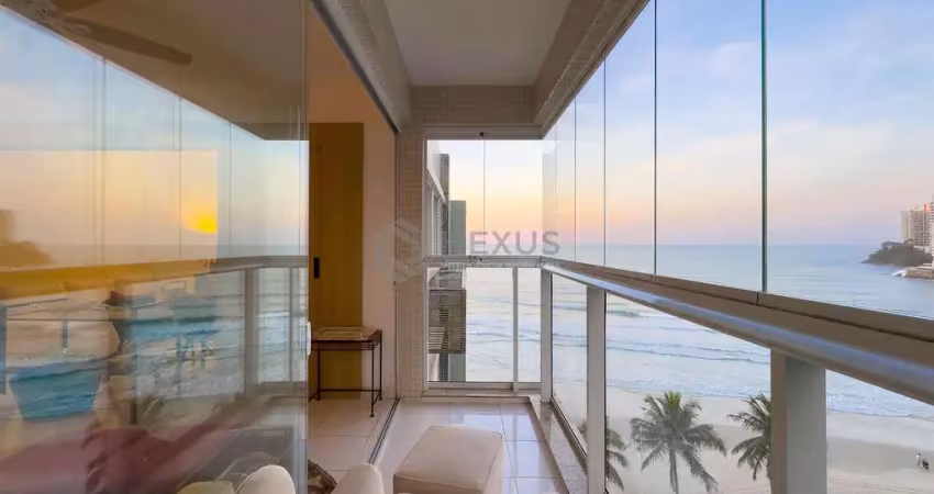 Apartamento com varanda e vista mar na quadra-mar da praia das astúrias de 3 quartos (1 suíte), 1 v