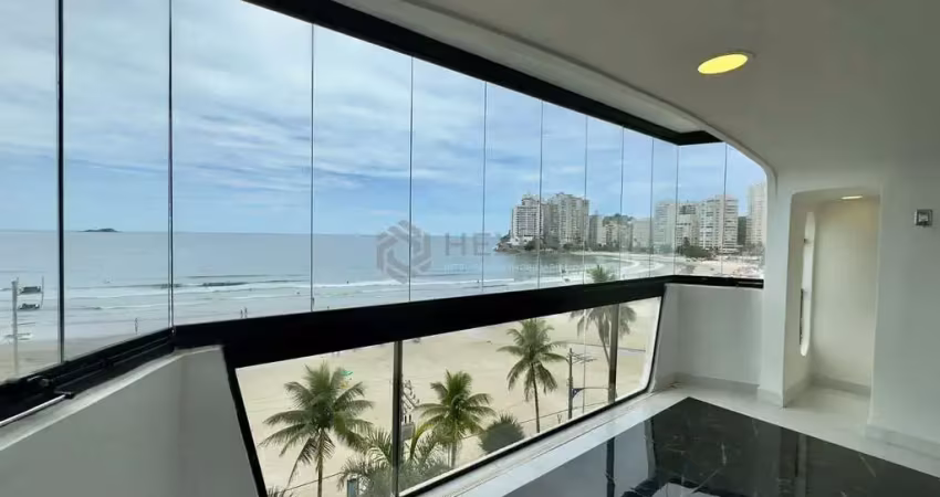 Apartamento à venda na praia das astúrias com varanda e vista para o mar com 3 quartos e 2 vagas.