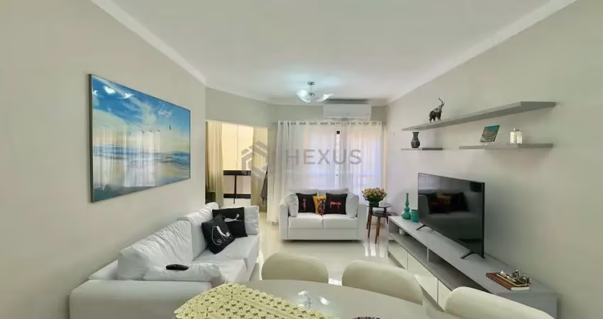 Apartamento à venda na praia das pitangueiras com varanda, 2 quartos e 2 vagas, guaruja sp