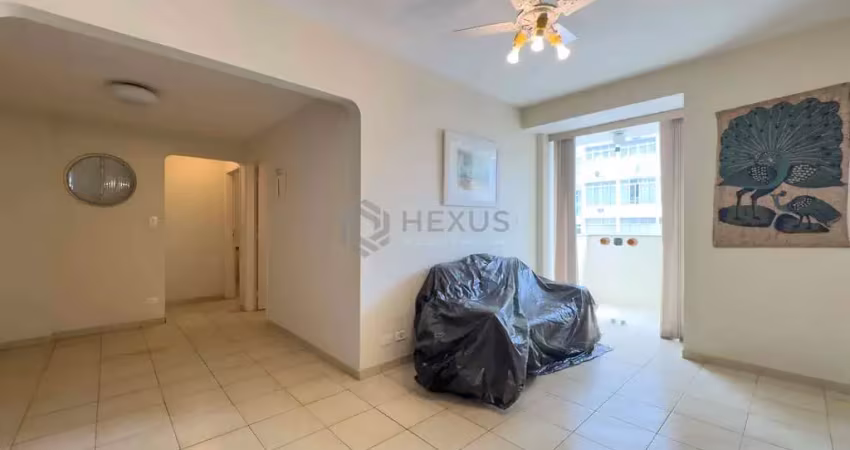 Apartamento com varanda e vista livre a uma quadra da praia das pitangueiras de 2 quartos (1 suíte)