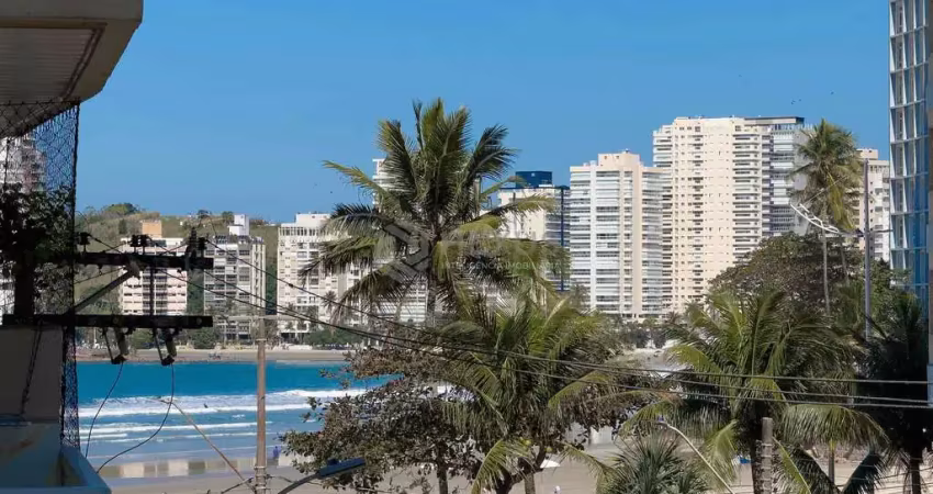 Apartamento com varanda e vista mar na quadra-mar da praia das pitangueiras de 2 quartos (1 suíte),