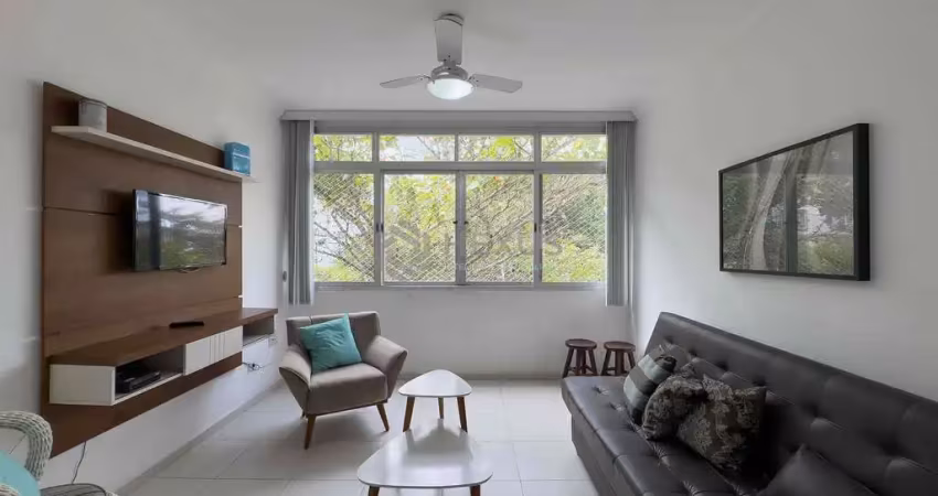 Apartamento mobiliado com vista livre a uma quadra da praia das pitangueiras, guaruja | hexus intel