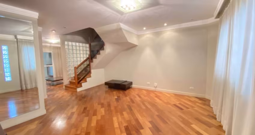 Casa Sobrado em Água Verde - Curitiba, PR