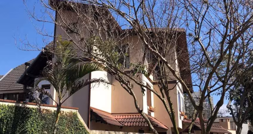 Casa com 3 quartos  para alugar, 280.00 m2 por r$6000.00  - agua verde - curitiba/pr