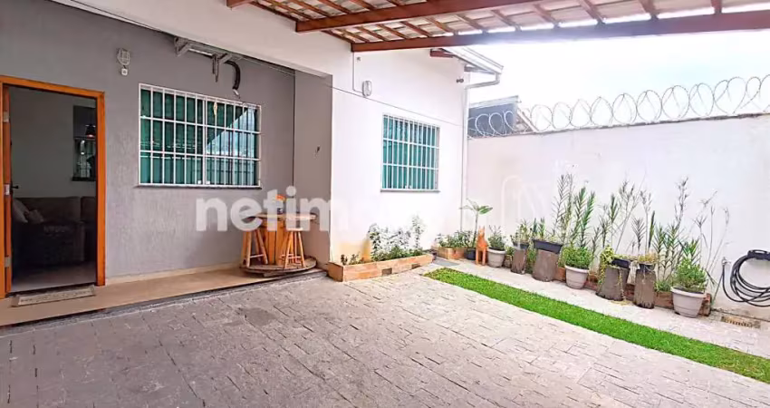 Casa com 2 quartos à venda na Rua das Quaresmeiras, Vila Verde, Betim
