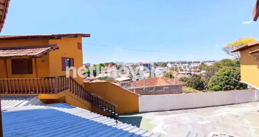 Casa com 4 quartos à venda na Rua Norte, Angola, Betim