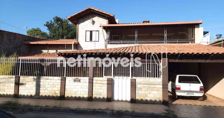 Casa com 7 quartos à venda no Jardim Petrópolis, Betim 