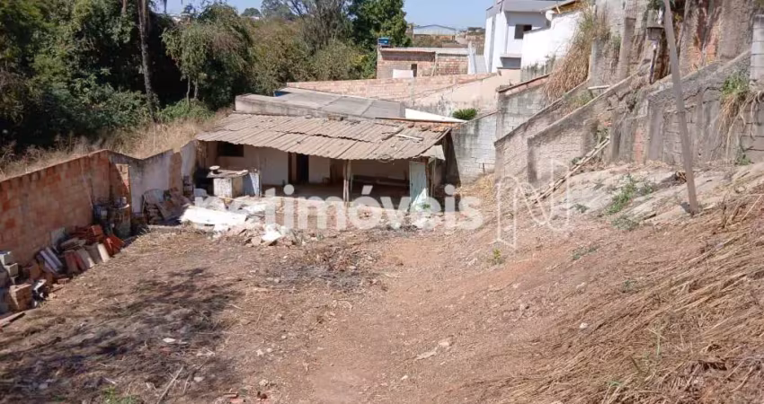 Terreno à venda na Avenida Apoti, Paquetá, Betim