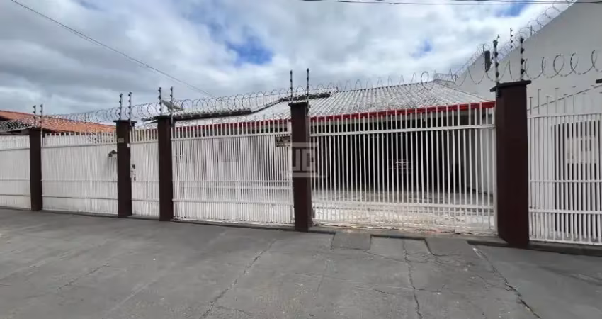 Excelente casa à venda  no antigo conjunto apphaville - ideal para quem busca espaço, segurança e conforto