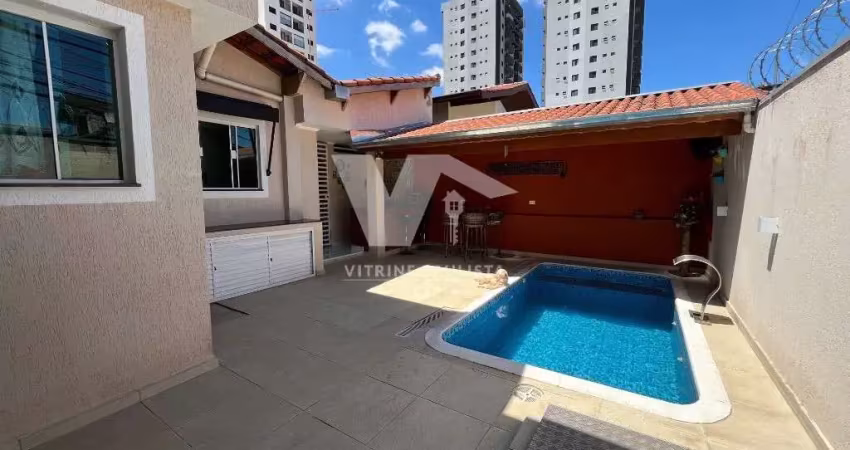 Casa à venda em itaquera com 3 quartos, 1 suíte e 2 vagas de garagem. imóvel totalmente mobiliado e com um amplo quintal para momentos de lazer.