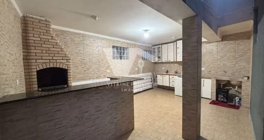 Casa à venda no capão da embira, com 3 dormitórios, 2 suítes e 2 vagas. reformada, com edícula e espaço gourmet.