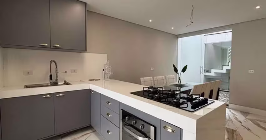 Sobrado à venda na rua pedro de godói, vila prudente. com 3 quartos, 2 banheiros, mais 1 lavabo, conta com espaço e comodidade para toda a família