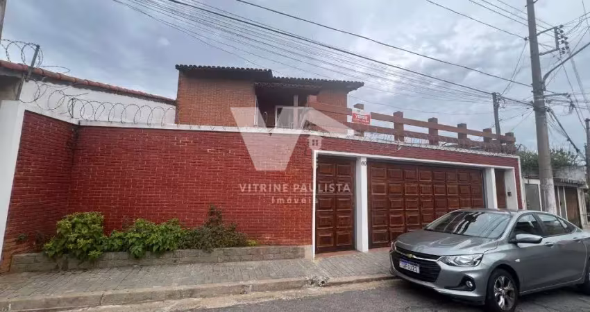 Imperdível sobrado à venda em itaquera 3 dormitórios, 1 suíte, 2 salas, 2 banheiros, 3 vagas de garagem, próximo a linha cptm e escolas.