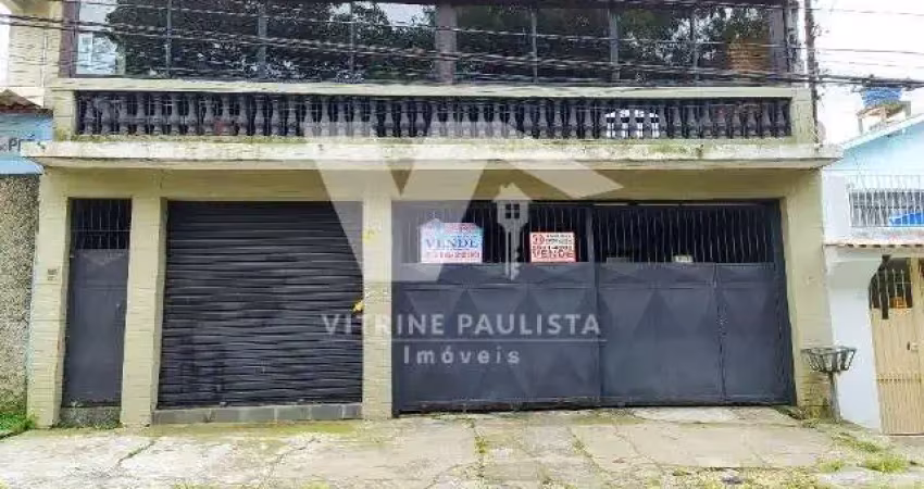 Sobrado à venda em itaquera com 3 quartos e 3 vagas de garagem cobertas. perto do metrô. com terraço gourmet, churrasqueira e sala para uso comercial.