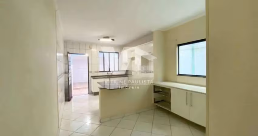 Sobrado à venda na vila matilde com 3 quartos, 1 suíte com closet e 2 vagas de garagem. cozinha mobiliada, sala de jantar e portão automático.