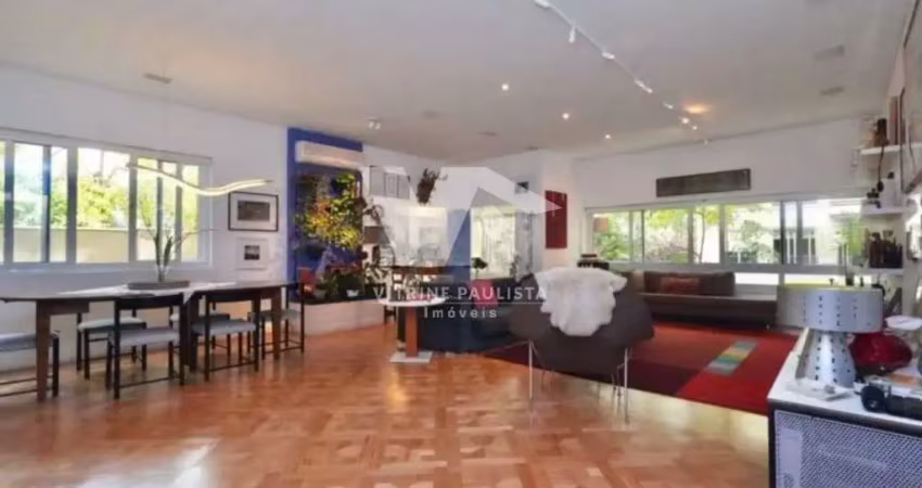 Apartamento à venda em higienópolis com 3 quartos, 1 suíte e 1 vaga de garagem, com 190m², totalmente reformado, com 2 varandas e ar condicionado.
