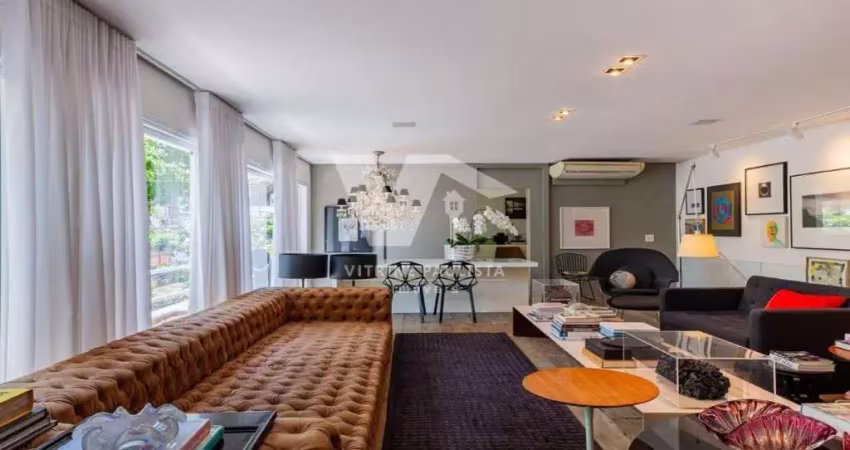 Casa à venda na vila madalena - 3 quartos (2 suítes) e 2 vagas, totalmente reformado, com 340m², rooftop, piscina e churrasqueira.