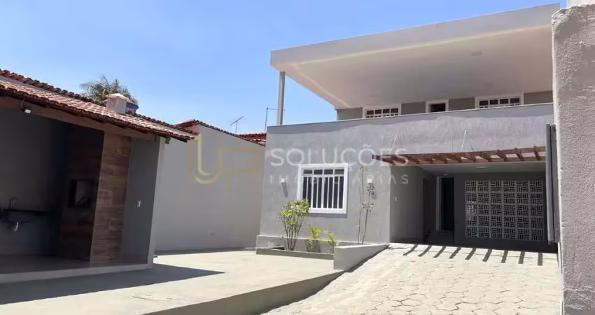 Sobrado 4 quartos (2 suítes) + cozinha planejada + escritório | quadra 06, sobradinho