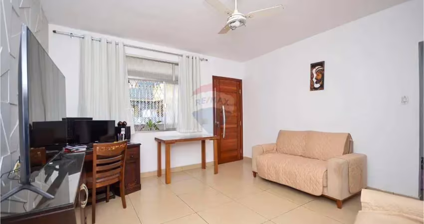 Excelente casa no bairro da portuguesa, com 3 quartos e terraço com churrasqueira. acredito ser essa sim a casa dos seus sonhos.