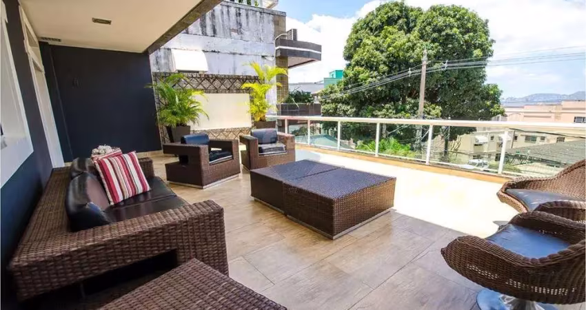 Espetacular apartamento de 4 quartos, 2 suítes, varandão e um quintal maravilhoso, simplesmente sensacional!