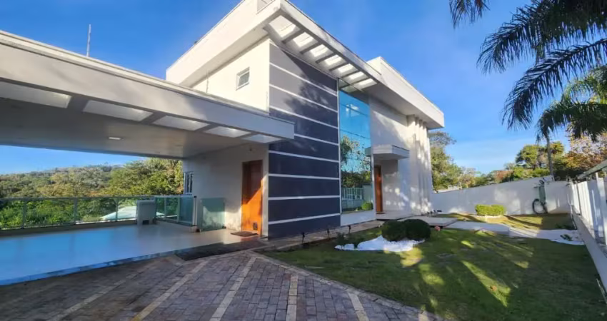 Luxuosa casa com 5 suítes e vista para a represa à venda em vila machado