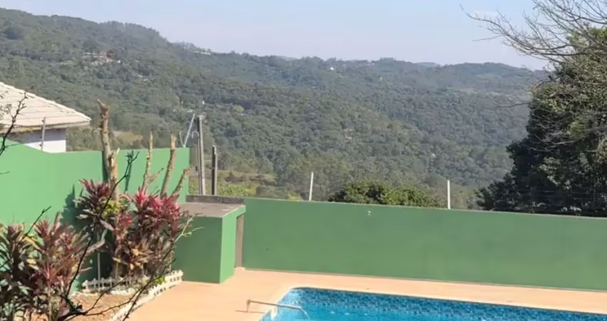 Incrível casa de campo com tudo o que você sempre desejou para viver com conforto e segurança!