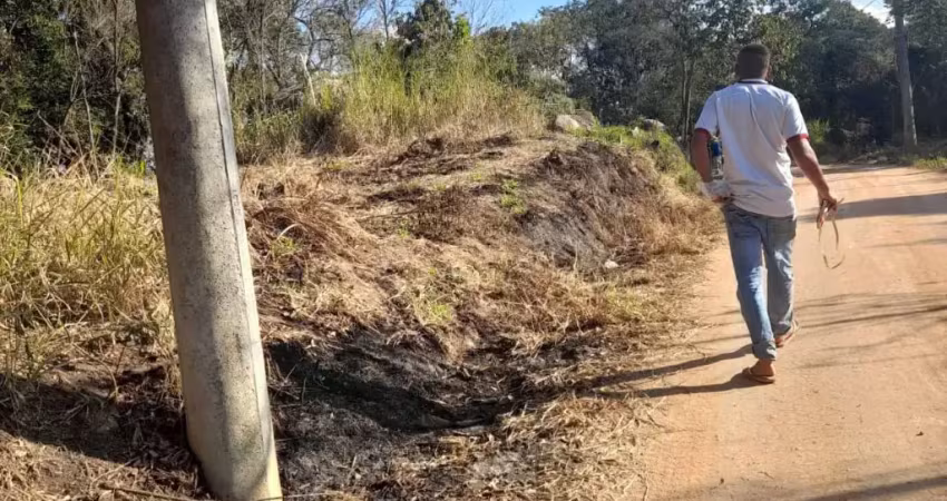 Terreno à venda na Rua Pio XII, Parque Bariloche, Mairiporã
