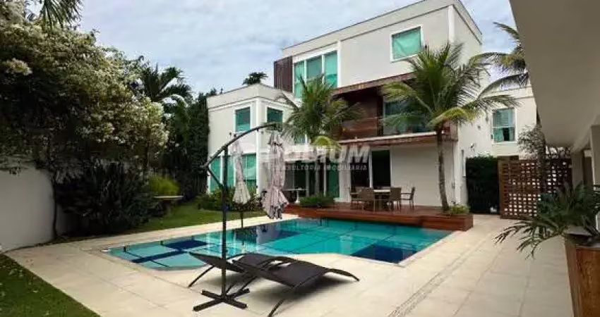 Casa triplex a venda 6 suítes no condomínio malibu barra da tijuca