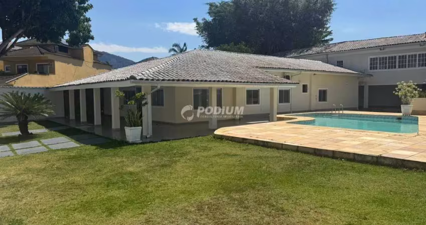 Casa em condomínio fechado com 5 quartos à venda na Rua Mário Albuquerque, Barra da Tijuca, Rio de Janeiro