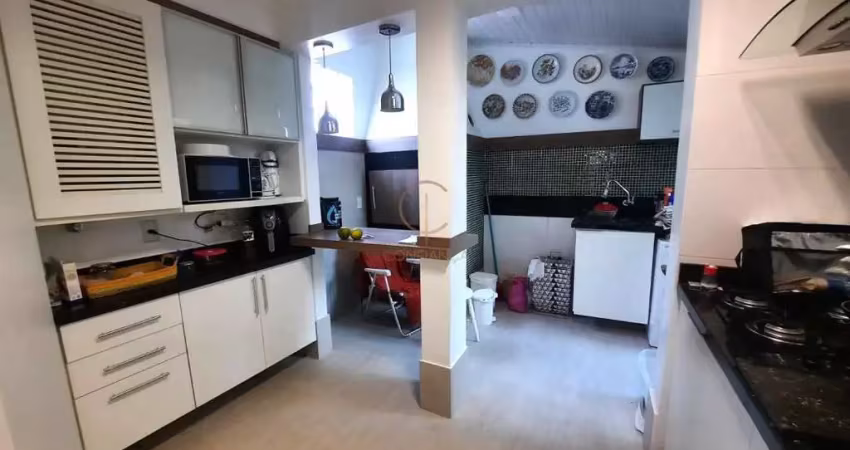 Casa em condomínio com 3 dormitórios,  centro de  canoas/rs.