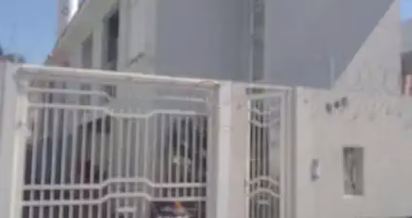 Sobrado 02 dormitórios, sendo 01 suíte com sacada, 01 vaga coberta para carro e churraqueira
