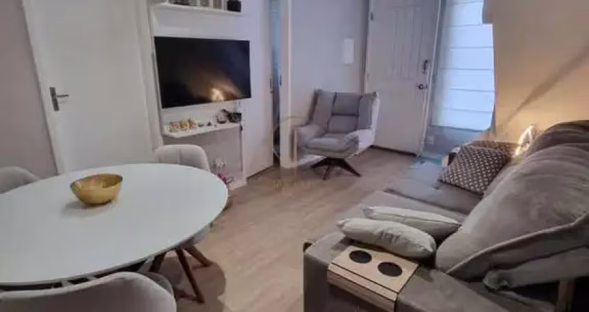 Casa térrea em condomínio, 02 dormitórios e 02 vagas para veículos  no bairro rio branco