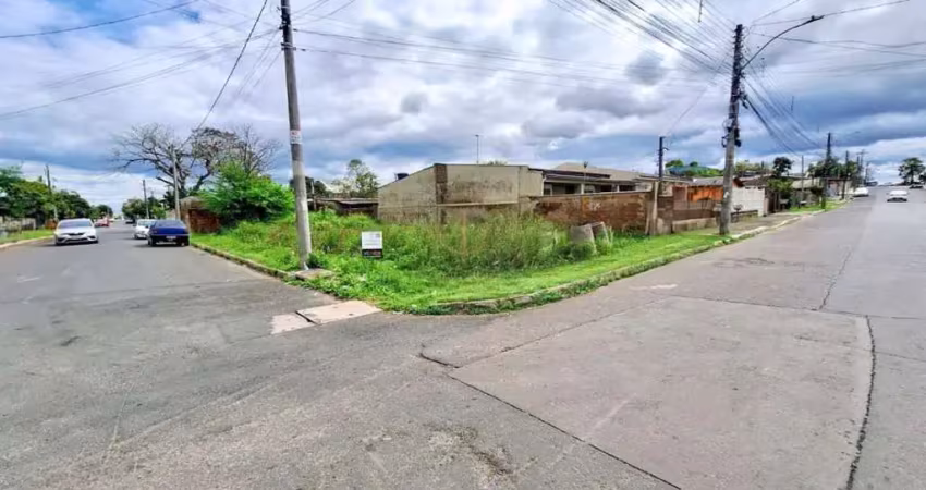 Lote de esquina plano e pronto para construir, com  374m²
