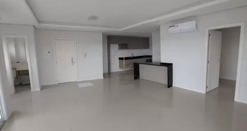 Excelente apartamento com 3 dormitórios, sendo 3 suítes, amplo living, sacadas, móveis planejados na cozinha, 3 vagas de garagem cobertas.