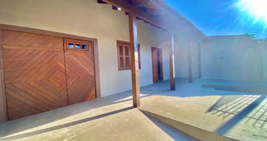 Casa térrea com 2 dorm-suíte- piscina - no guajuviras